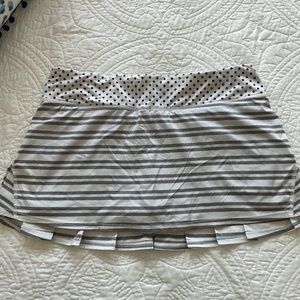 Lululemon grey and white stripe skort size 10 reg